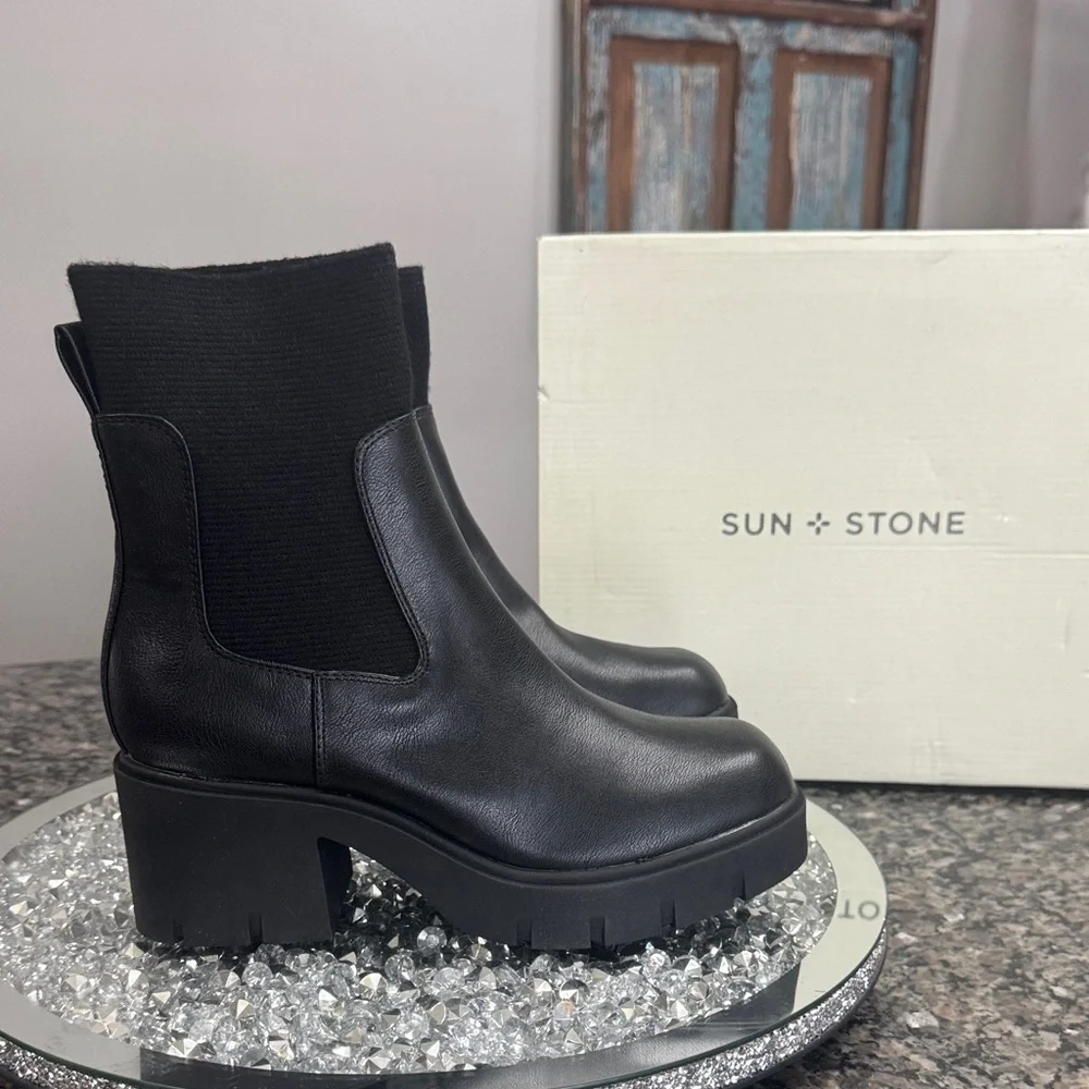 Sun + Stone Verityy Black lug sole Ankle Boots NEW 9